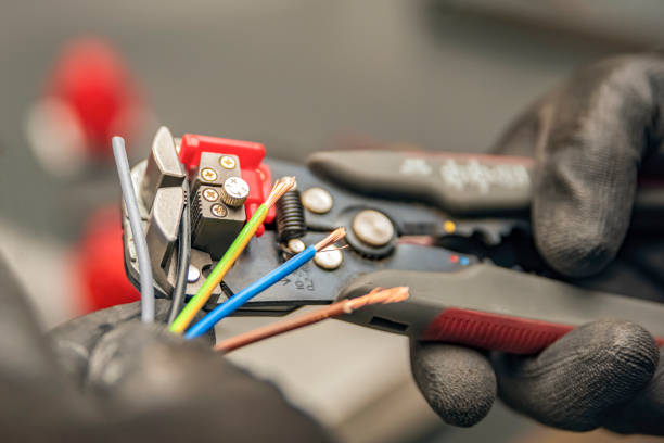 Best Electrical Troubleshooting Services  in Belpre, OH